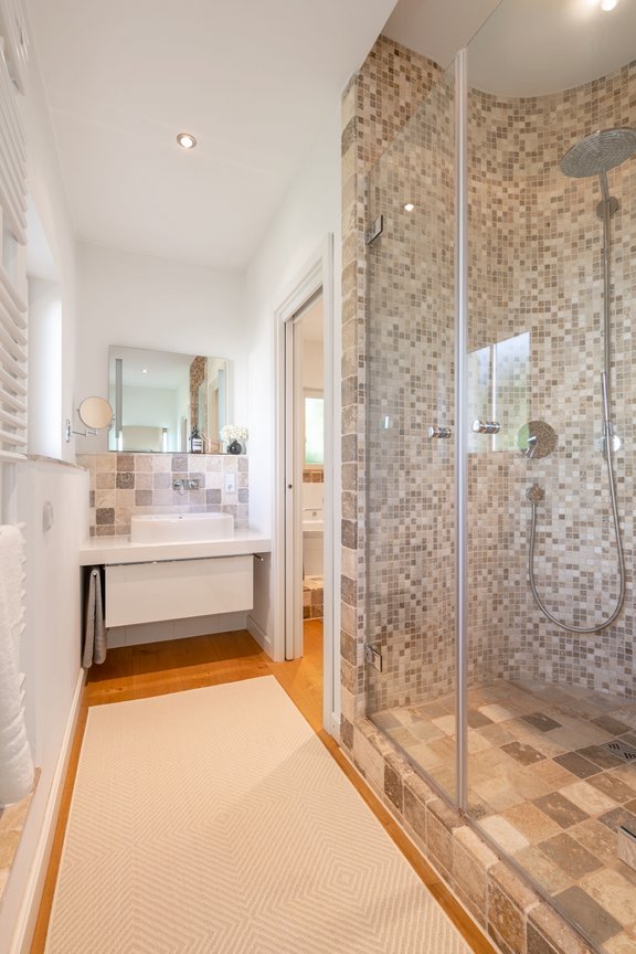 Apart designed master bathroom