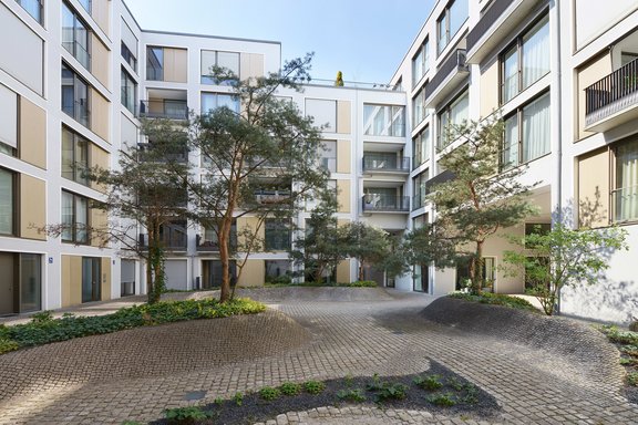 Residential ensemble with courtyard