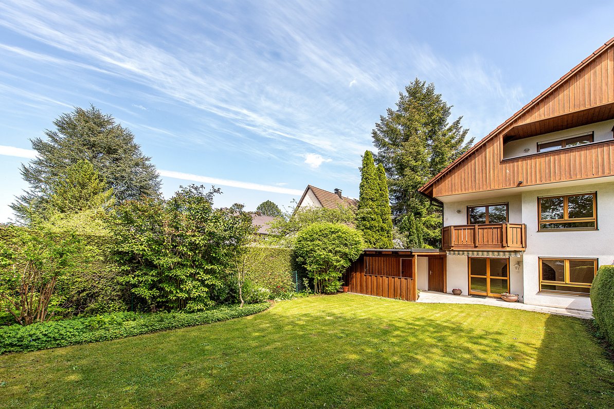 House view with garden
