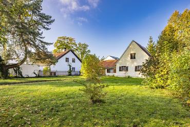 Ideal south-facing plot of 772 m² in the sought-after Waldperlach "fairytale district"