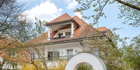 On the top floor: Charming 2-bedroom apartment with a rooftop terrace in a quiet location