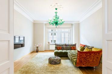 Art nouveau jewel: 4-bedroom city home with stylish aesthetics in a top location