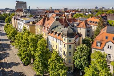Art nouveau rarity in the heart of Neuhausen: residential and commercial building with 9 units