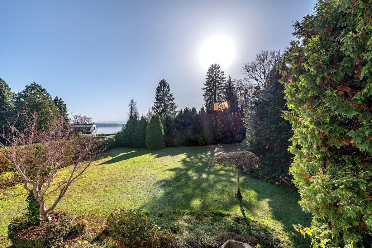 Almost secluded garden