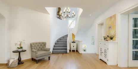 Classic country villa with granny annexe, pool and atmospheric idyllic garden