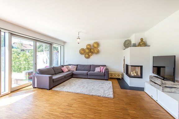 Wohnbereich mit Kamin