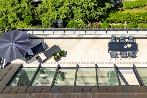 Spacious west terrace