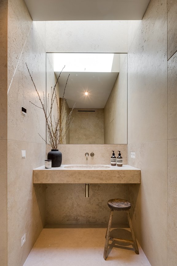 Guest WC with skylight