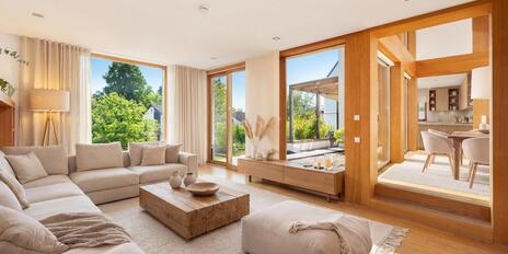 Lots of light and transparency: family oasis with dreamlike garden within walking distance of the lake