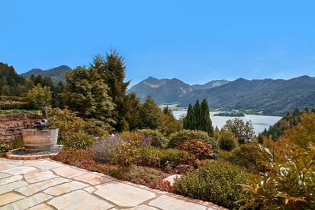 Box seat at Schliersee: Semi-detached house with fantastic lake and mountain views