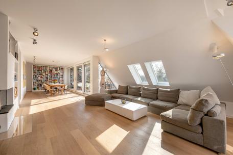 A prime location on the Schlosskanal: A breathtaking five-bedroom penthouse duplex