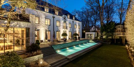 Luxuriously renovated villa jewel from 1928 with pool, cinema and hammam