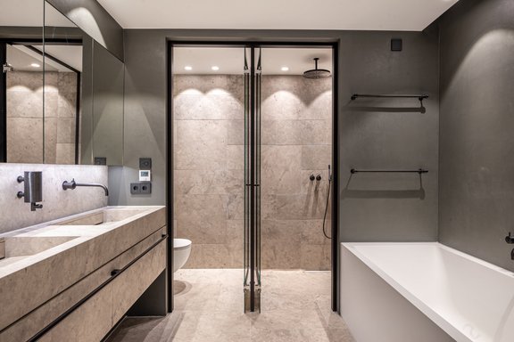 Hotel style master bath