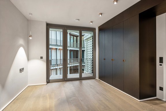 Bedroom with fixtures