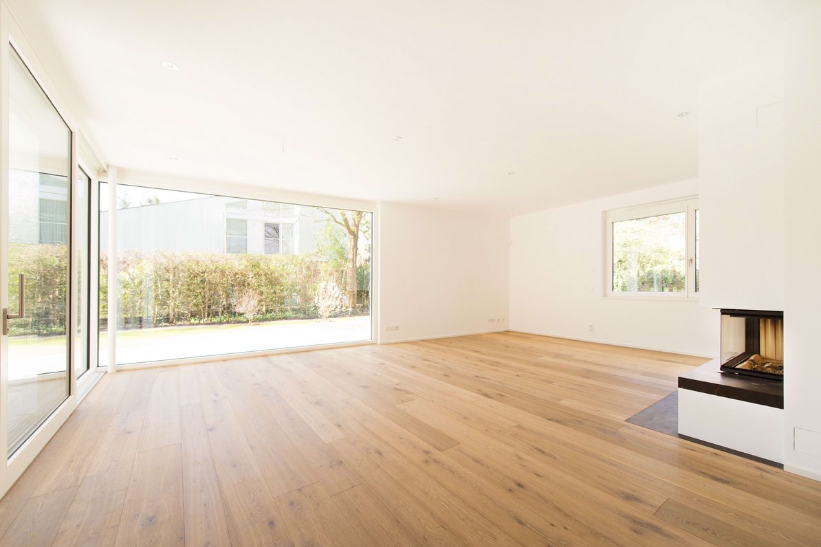 Repräsentativer Wohnbereich mit offenem Kamin