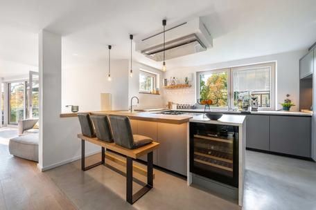 Modern 4-room maisonette apartment with garden oasis in a quiet, central location