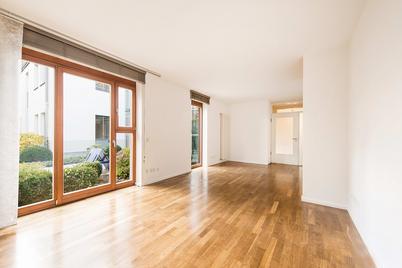 Moderne, helle 3-Zimmer-Gartenwohnung am Nymphenburger Schlosskanal