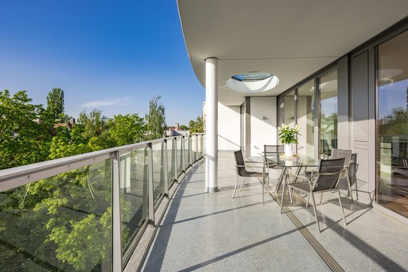 A wide view of the sky