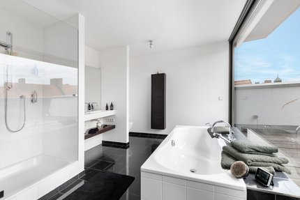 Puristisches Masterbad