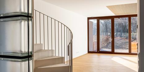 New build: Modern corner house on Lake Starnberg