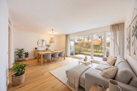 Modernized, move-in ready 3-bedroom apartment with terrace in sought-after location near Apple and Google