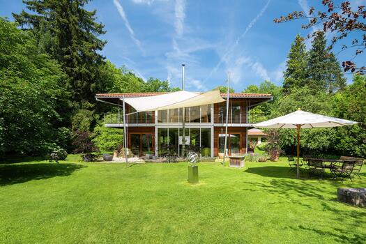 Chalet-Style Residence