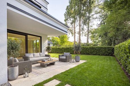 New Construction/First Occupancy: High-end 4-room garden-level apartment in an exclusive city villa
