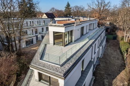 New build: Exquisite penthouse over approx. 196 m² with private elevator access and fantastic roof terrace