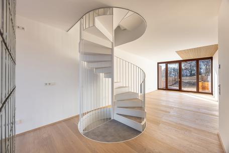 New build: mid-terrace house with modern design on Lake Starnberg