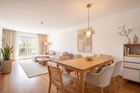 Like-new 3-room apartment with a sunroom and balcony