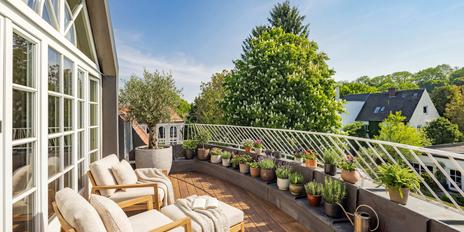 The most prestigious address in Herzogpark: A stately family villa spanning approximately 341 square meters