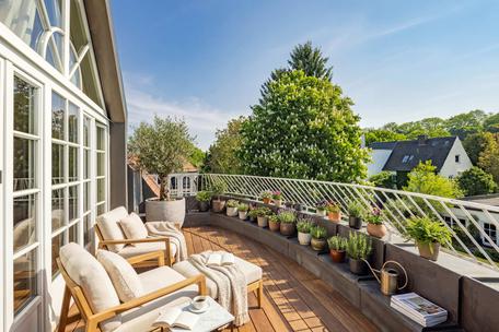 The most prestigious address in Herzogpark: A stately family villa spanning approximately 341 square meters