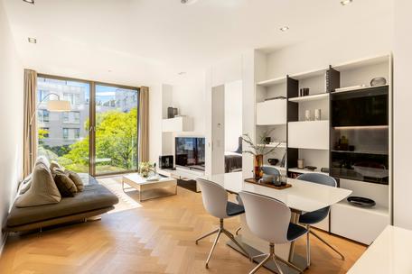 Perfect city home in "THE SEVEN SUITES": 2-room apartment with concierge in a top location