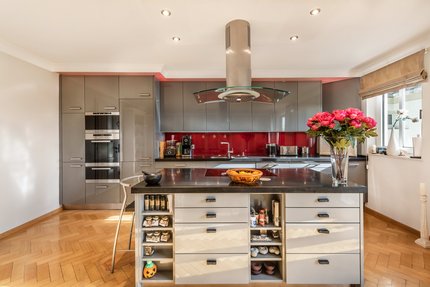 Custom made fitted kitchen