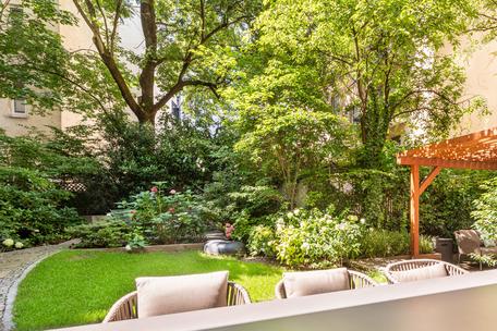 Rarität Münchner Freiheit: Stylisch-luxuriöse Highend-Gartenwohnung