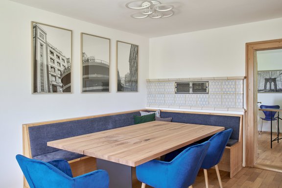 Dining room with wall fireplace