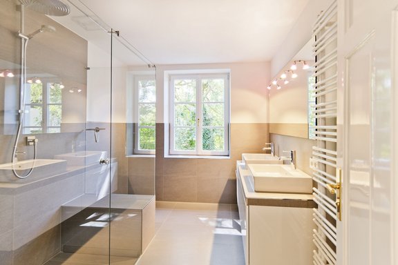 Bathroom on the 1st floor