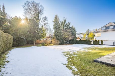 Quiet location on the high banks of the Isar: building plot of 1,240 m² with ideal orientation