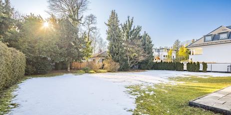 Quiet location on the high banks of the Isar: building plot of 1,240 m² with ideal orientation