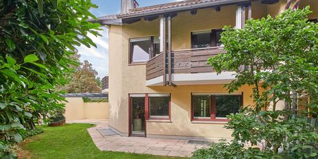 Quiet location near the Würm River: semi-detached house with a sunny south-facing orientation and an idyllic garden