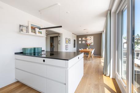 Loftartige 5-Zimmer-Maisonette-Wohnung mit Dachterrasse und Designerausstattung