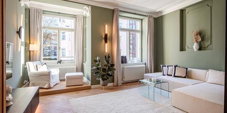 Very elegantly furnished 4-room apartment in an old building
