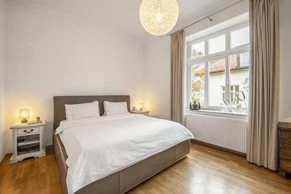 Quiet master bedroom