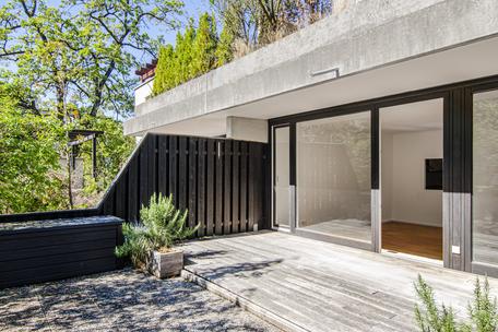 Sonnige 1,5-Zimmer-Wohnung mit Dachterrasse in ruhiger, grüner Lage