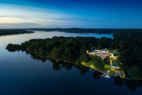 Exclusive architectural icon on Schwanenwerder with a view for eternity