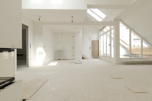 Kitchen-cum-living-room with access to the roof terrace (extension can still be freely designed)