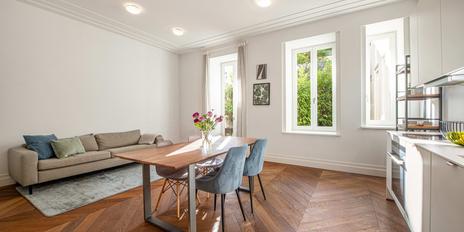 Stylish 2-room apartment in an old building with terrace facing the quiet inner courtyard