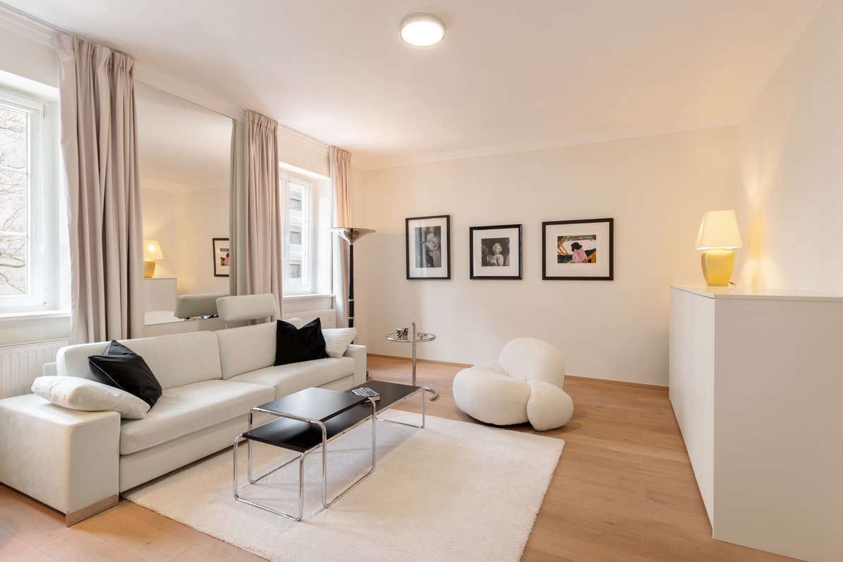 2-room apartment in an old building