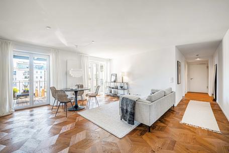 Stylisches Stadtdomizil: 3-Zimmer-Wohnung mit großer Balkonterrasse in Isarnähe
