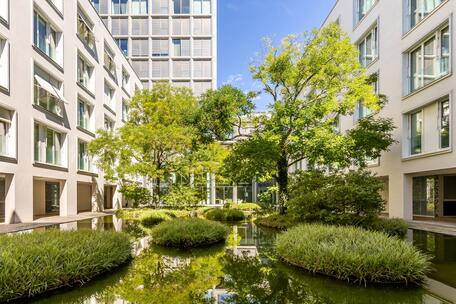 “The Seven Atrium”: Luxurious 3-bedroom apartment with a balcony, concierge, spa, and underground parking space